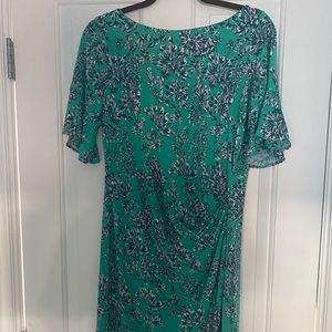 Perfect maternity dress for a baby shower, wedding or babymoon!